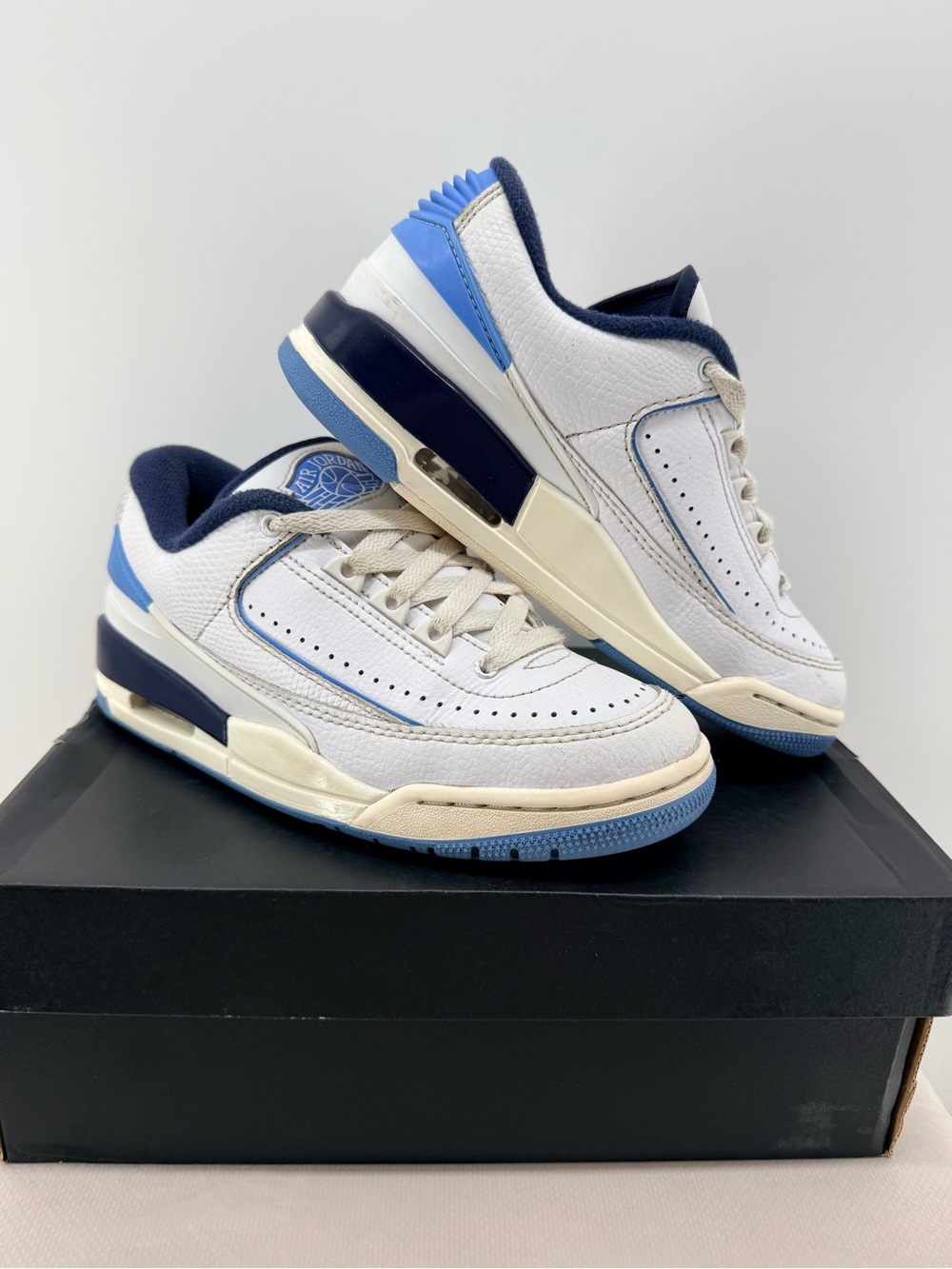 Jordan 2/3 UNC Size 4Y